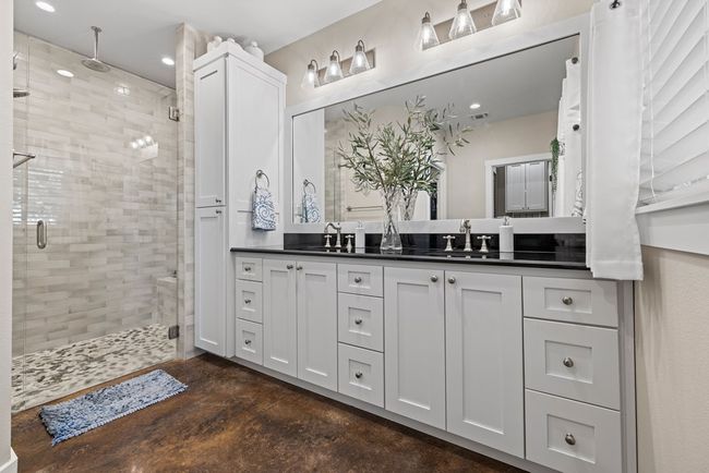 1944 Axis Cir, Home with 3 bedrooms, 2 bathrooms and 2 parking in Fredericksburg TX | Image 15