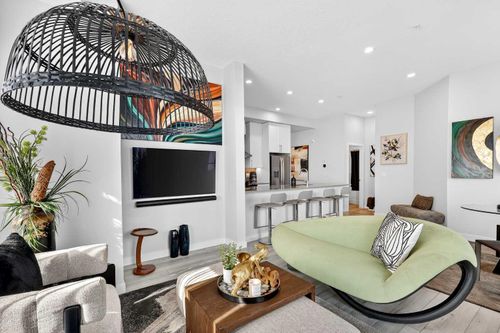 102-255 Les Jardins Pk Se, Calgary, AB, T2C5W9 | Card Image