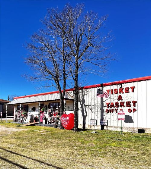 1614 W Cameron Ave, Rockdale, TX, 76567-2609 | Card Image