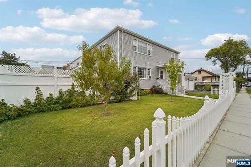 70 York Rd, North Arlington, NJ, 07031-5830 | Card Image