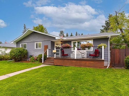 44 Winchester Cres Sw, Calgary, AB, T3C2T8 | Card Image