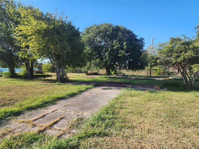 00 W Broad St, Home with 0 bedrooms, 0 bathrooms and null parking in Freeport TX | Image 9