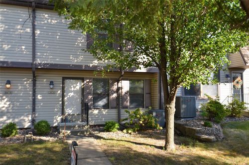 8626 Alpine Dr, Urbandale, IA, 50322-1586 | Card Image