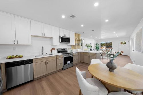 12721 Julian Ave, Lakeside, CA, 92040-4205 | Card Image