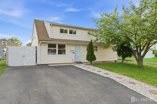 35 Coolidge Ave, Carteret, NJ, 07008-2120 | Card Image