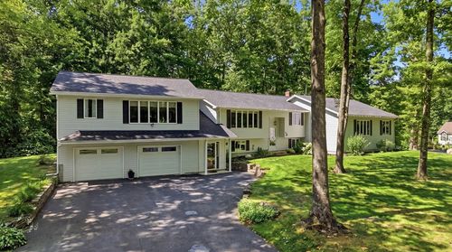 1 Rockforest Dr, Hooksett, NH, 03106-1220 | Card Image
