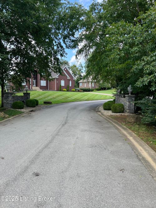 8 Woodwind Ct, Mount Washington, KY, 40047 | Card Image