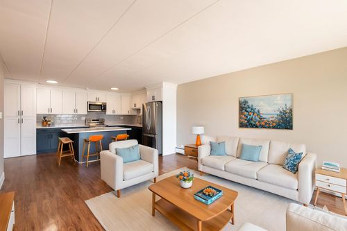 apt-205n-18 E Old Willow Rd, Prospect Heights, IL, 60070-1923 | Card Image