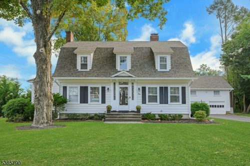 1 Lenape Ct, Pompton Plains, NJ, 07444-1009 | Card Image