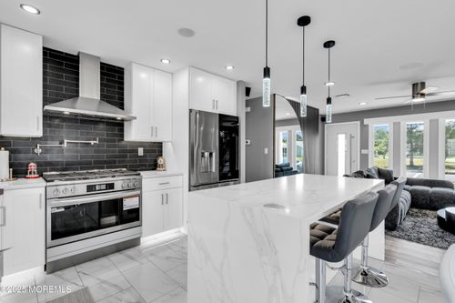 16 Whitmore Dr, Toms River, NJ, 08757-5616 | Card Image