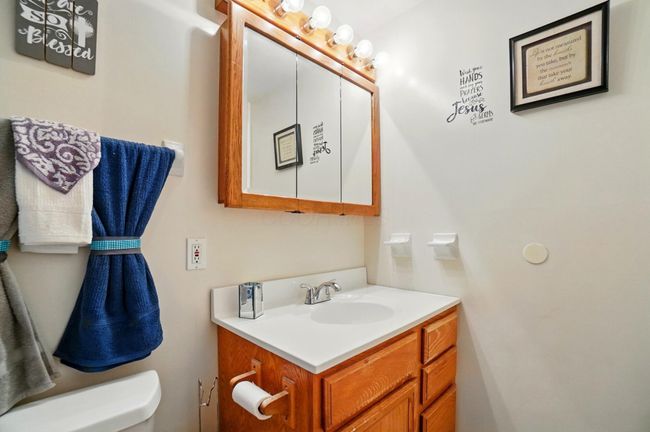Main Full Bathroom - 5775 Corinne Creek Drive, Columbus, OH 43232 | Image 24