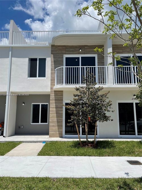 25851 Sw 144th Ct, Naranja, FL, 33032-5317 | Card Image