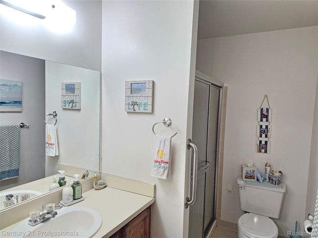SECOND BATHROOM, NICE TILE | Image 24
