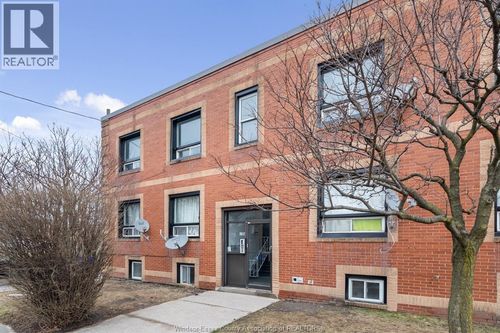 10-900 Ottawa St, Windsor, ON, N8X2E1 | Card Image