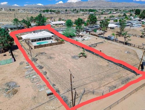 21919 Standing Rock Ave, Apple Valley, CA, 92307-4036 | Card Image