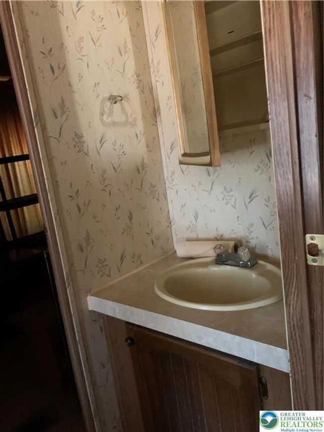 169 Scenic Dr, House other with 3 bedrooms, 2 bathrooms and null parking in Kunkletown PA | Image 22