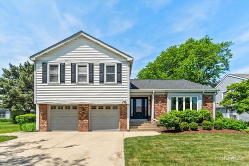2266 Richmond Dr, Wheaton, IL, 60189-8928 | Card Image