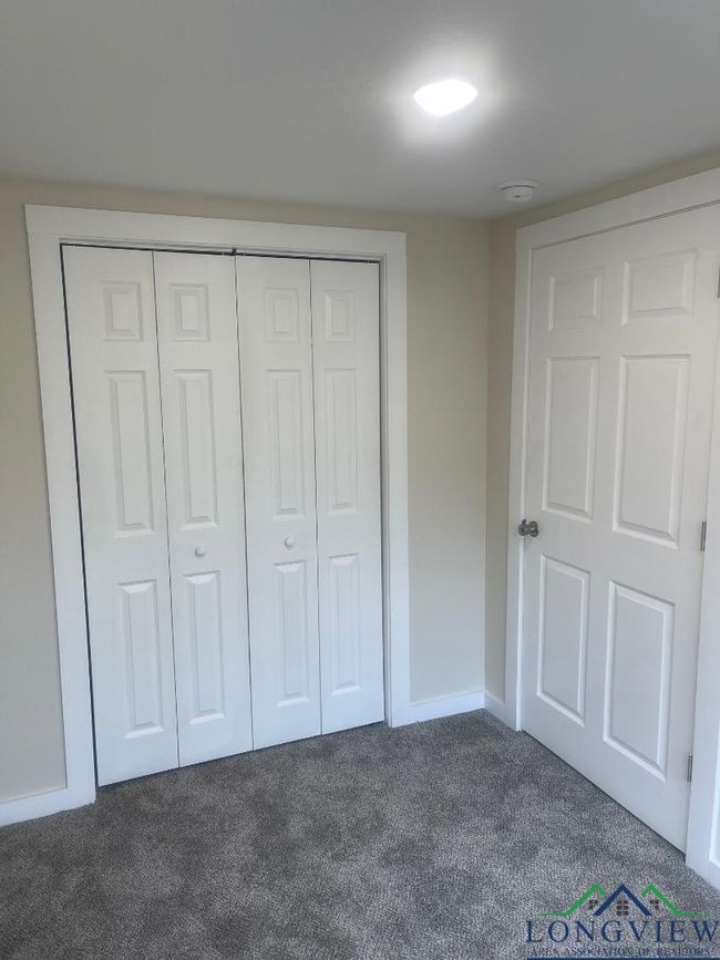 338 E Peters St, House other with 3 bedrooms, 2 bathrooms and null parking in De Kalb TX | Image 36
