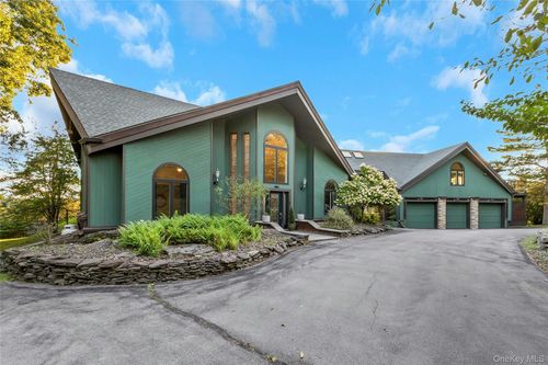 69 Cedar Pond Ln, Chester, NY, 10918-1735 | Card Image
