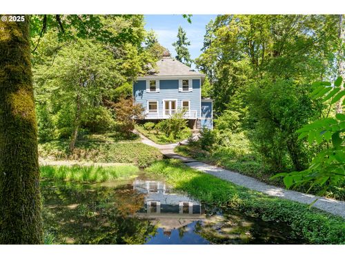 2570 Se Evergreen St, Milwaukie, OR, 97222-7977 | Card Image