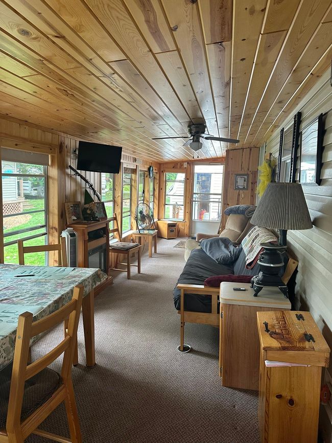 3 Season Porch (pic 2).JPEG | Image 7