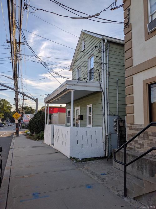 92-90 W Railroad Ave, Garnerville, NY, 10923-1218 | Card Image