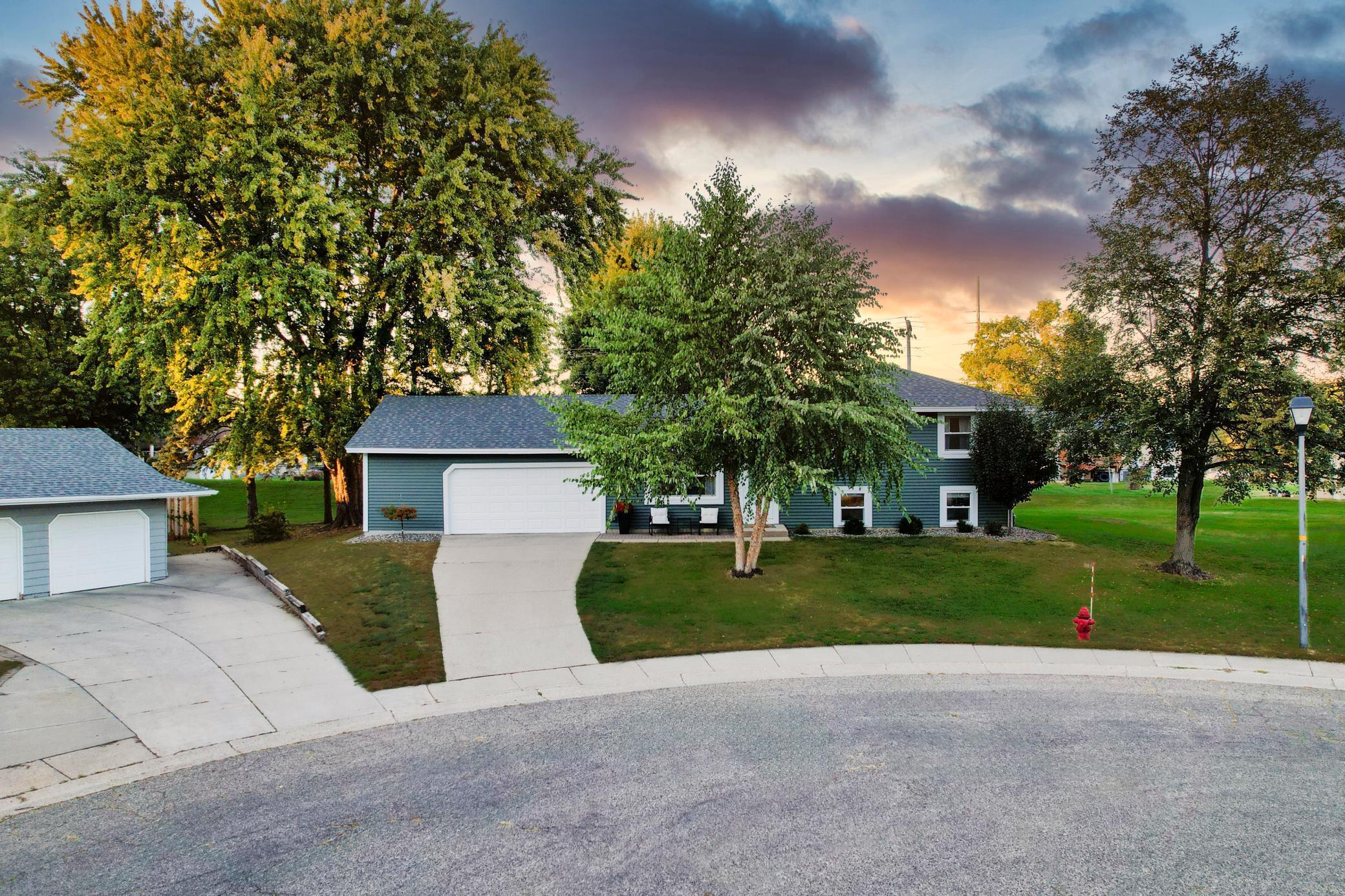 Oriole Dr, Saint Paul, MN 55124