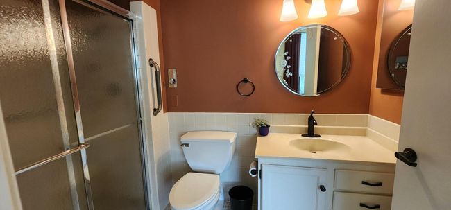 En-suite 3/4 bathroom | Image 20
