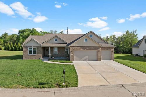 261 Emerald Way W, Granite City, IL, 62040-6647 | Card Image