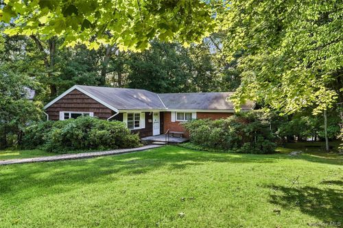 7 Overhill Rd, New Rochelle, NY, 10804-3904 | Card Image