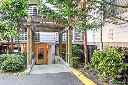 apt-a316-700 N 160th St, Shoreline, WA, 98133-5642 | Card Image