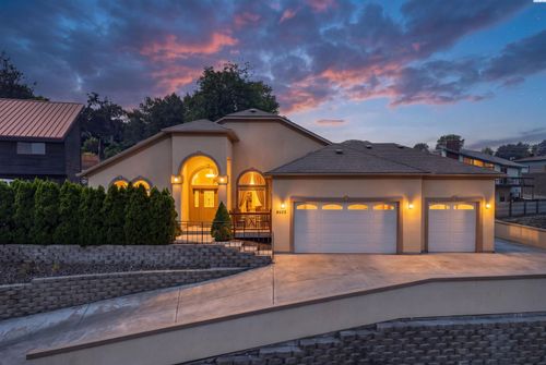 4455 King Dr, West Richland, WA, 99353-9389 | Card Image