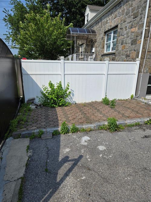 18 Roosevelt St, Yonkers, NY, 10701-5804 | Card Image