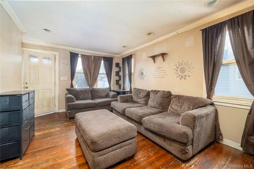 882 Ocean St, Baldwin, NY, 11510-4602 | Card Image