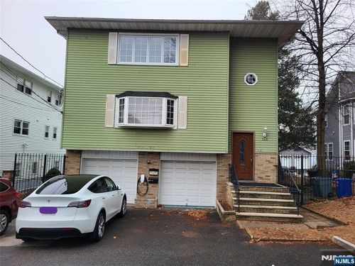 348 Teaneck Rd, Ridgefield Park, NJ, 07660-1818 | Card Image