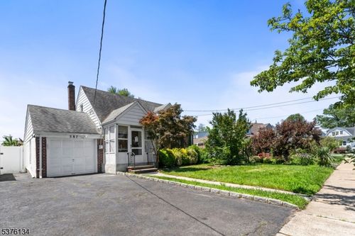 587 Jesse Pl, Union, NJ, 07083-5604 | Card Image
