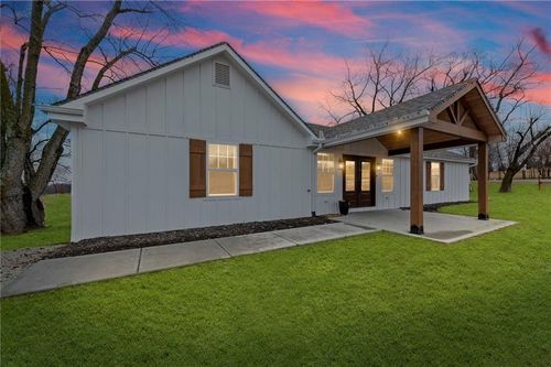 17391 Se State Route 371, Faucett, MO, 64448-7160 | Card Image