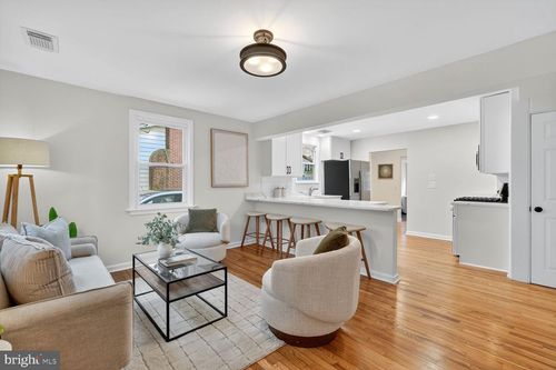 10238 Capitol View Ave, SILVER SPRING, MD, 20910-1071 | Card Image