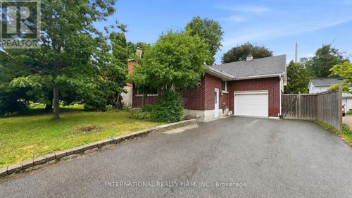 1213 Erindale Dr, Ottawa, ON, K2C2G2 | Card Image