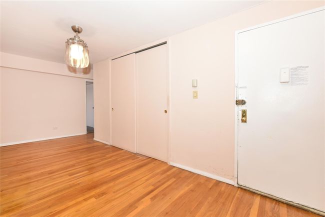 APT-6E - 241 Northern Blvd, Home with 2 bedrooms, 1 bathrooms and 1 parking in Douglaston NY | Image 10