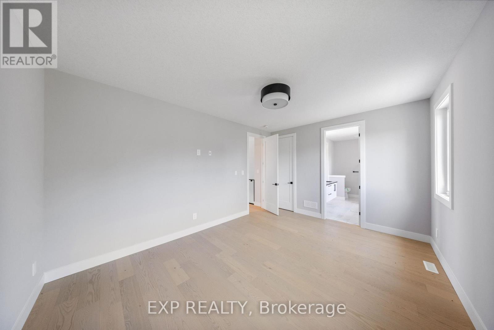 Residential in North Middlesex (Parkhill) 5