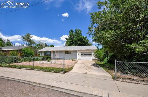 2116 Manitoba Dr, Colorado Springs, CO, 80910-3374 | Card Image