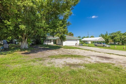 6785 Yarberry Ln, Naples, FL, 34109-7821 | Card Image