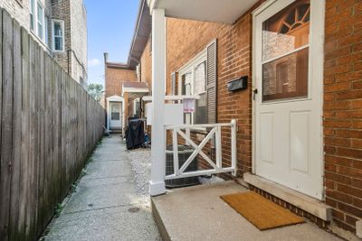 B - 1327 W Columbia Avenue, Townhouse with 3 bedrooms, 1 bathrooms and 2 parking in Chicago IL | Image 3