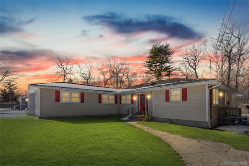 68 Crystal Beach Blvd, Moriches, NY, 11955-1904 | Card Image