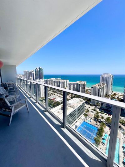 R2407 - 4010 S Ocean Dr, Condo with 2 bedrooms, 2 bathrooms and null parking in Hollywood FL | Image 1