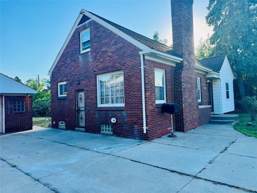 8238 Fisher Ave, Warren, MI, 48089-2922 | Card Image