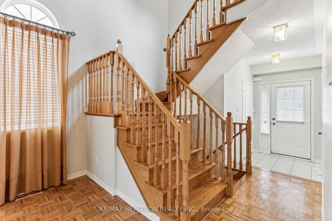 42 Queen Mary Dr, House other with 3 bedrooms, 3 bathrooms and 2 parking in Brampton ON | Image 13
