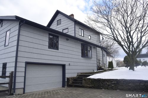 9 Blaine St, Danbury, CT, 06810-5302 | Card Image