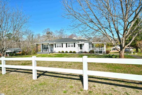 202 and 200 Due West Cir, Easley, SC, 29640-1112 | Card Image